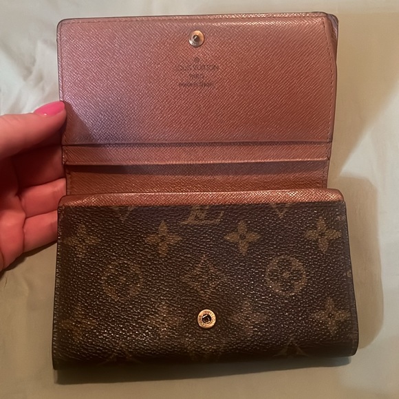 Louis Vuitton Tressor wallet. - Picture 3 of 11